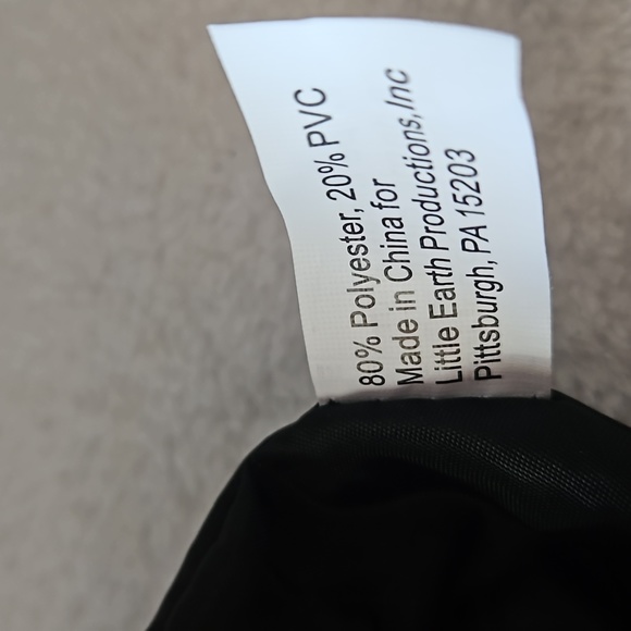 NHL | NWT Women's Black Quilted Rhinestone Logo Sports Fan Bag Vancouver Canucks - Picture 8 of 10